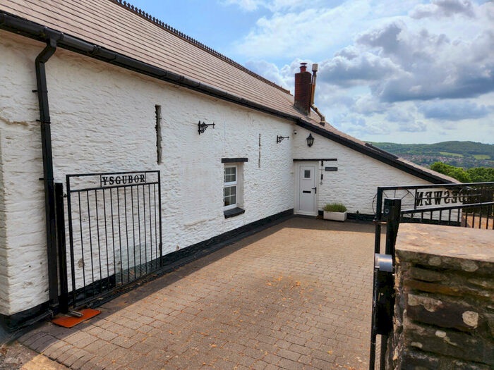 3 Bedroom Barn Conversion For Sale In Groeswen Road, Groeswen, Cardiff, CF15