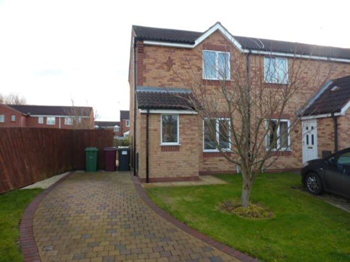 2 Bedroom Town House To Rent In Dahlia Avenue, South Normanton, Alfreton, Derbyshire, DE55