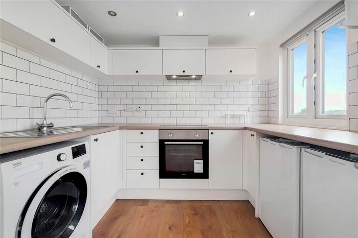 3 Bedroom Maisonette To Rent In Larkfield Avenue, Harrow, HA3