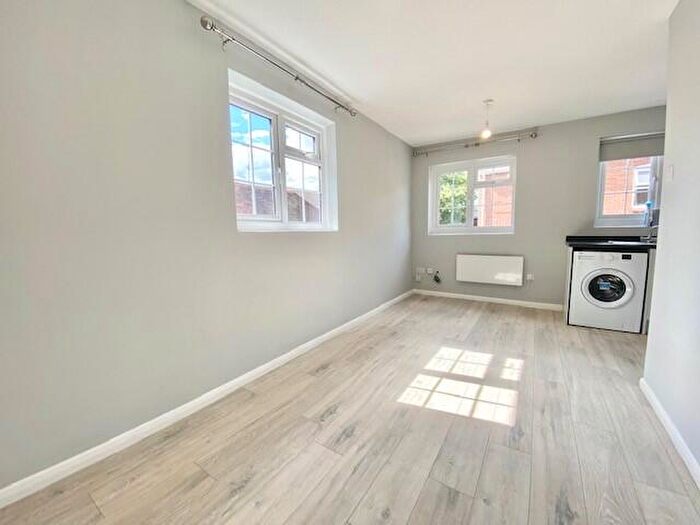 1 Bedroom Apartment To Rent In High Street, Tring, HP23