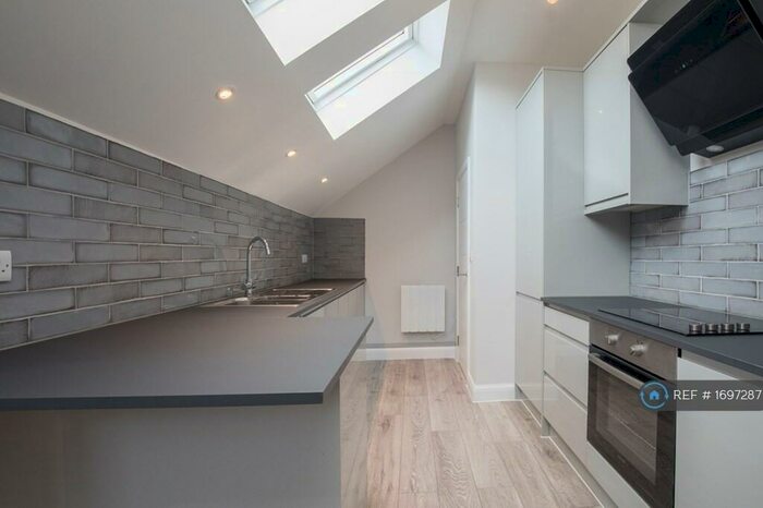 1 Bedroom Maisonette To Rent In Sienna Close, Chessington, KT9