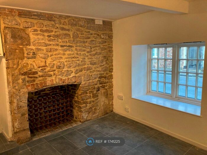 1 Bedroom Flat To Rent In Southover, Wells, BA5