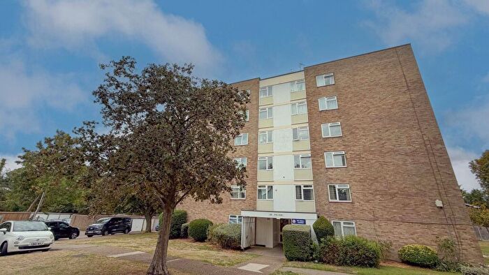 2 Bedroom Flat To Rent In Woodcote Road, Wallington, Surrey, SM6