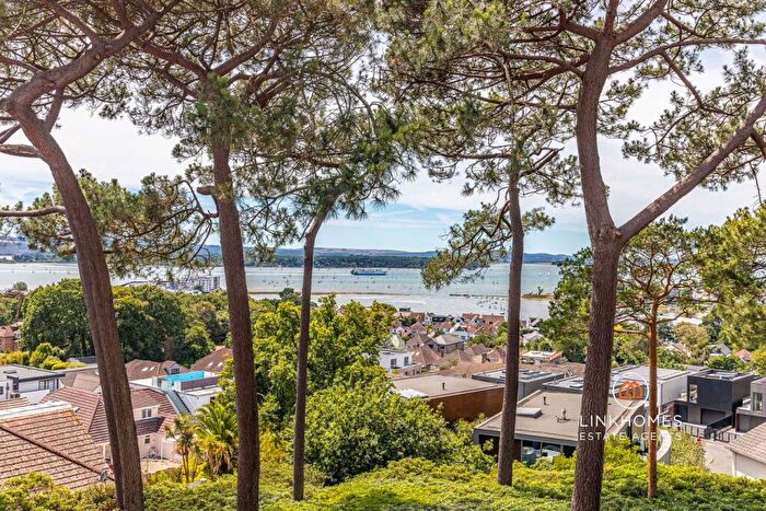2 Bedroom Apartment For Sale In Brownsea View Avenue, Poole, BH14