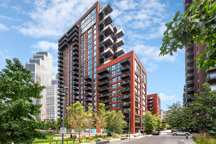 2 Bedroom Flat To Rent In Legacy Building, Viaduct Gardens, SW11