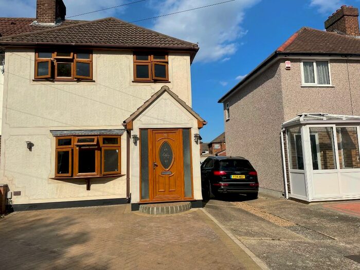 3 Bedroom Semi-Detached House To Rent In Ingrebourne Road, Rainham, Essex, RM13