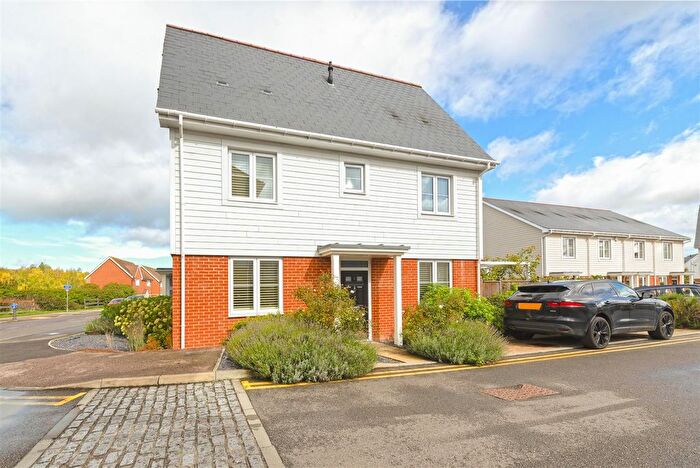 3 Bedroom Semi-Detached House For Sale In Primrose Close, Holborough Lakes, ME6