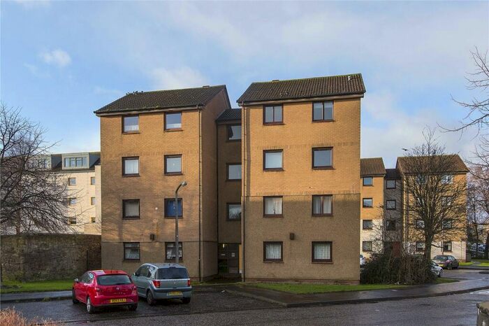 2 Bedroom Flat To Rent In North Hillhousefield, Edinburgh, EH6