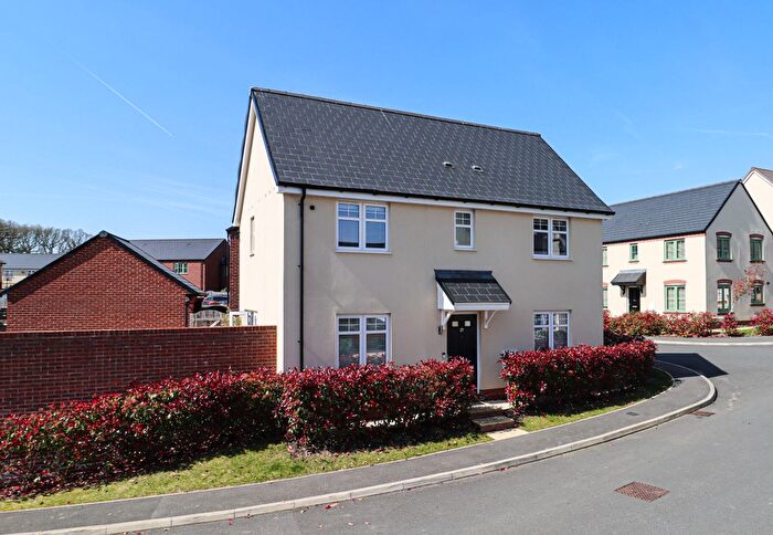 3 Bedroom Detached House For Sale In Eagle Way, St Albans, AL4