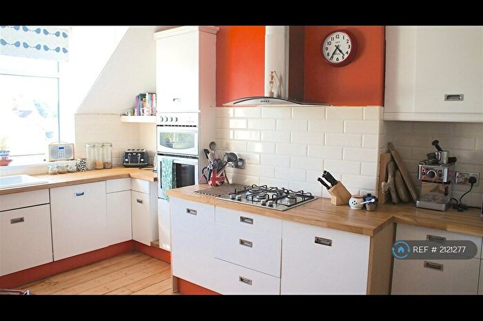 3 Bedroom Maisonette To Rent In Henleaze Road, Bristol, BS9