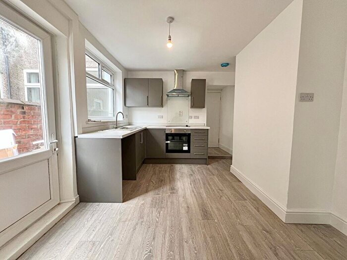 1 Bedroom Flat To Rent In Corporation Road, Grimsby, DN31