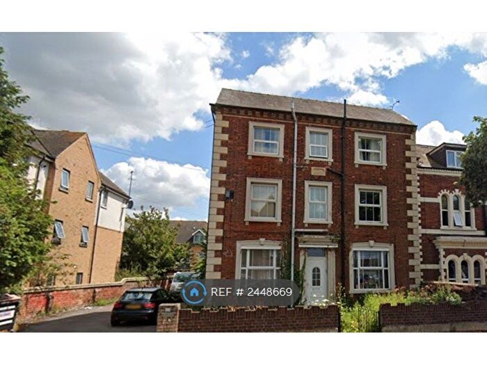 1 Bedroom Flat To Rent In Ampthill Road, Bedford, MK42