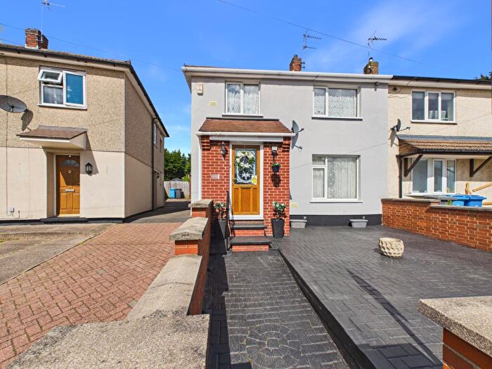 3 Bedroom Semi Detached House For Sale In Fulham Road, Mackworth, DE22