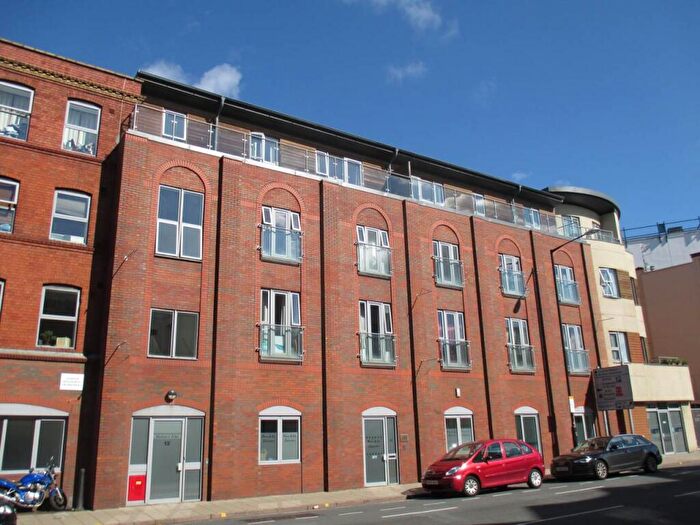 2 Bedroom Flat To Rent In Hotwell Road, , Bristol, BS8