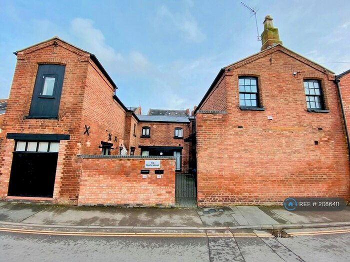 4 Bedroom Semi-Detached House To Rent In Upper Grove Street, Leamington Spa, CV32