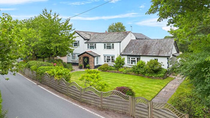 5 Bedroom Detached House For Sale In Smithy Lane, Croft, WA3