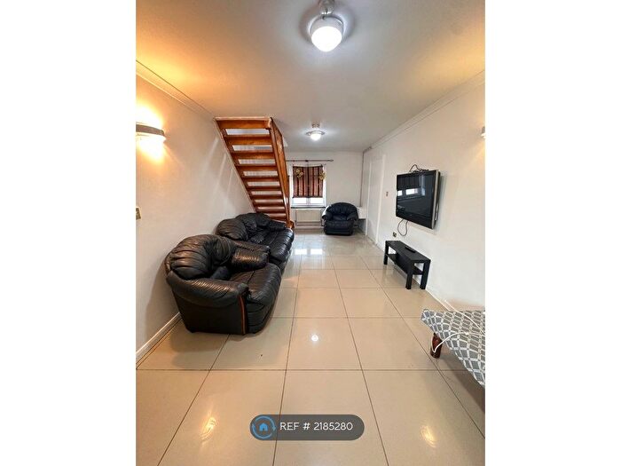 3 Bedroom Terraced House To Rent In Hounslow, Hounslow, TW4