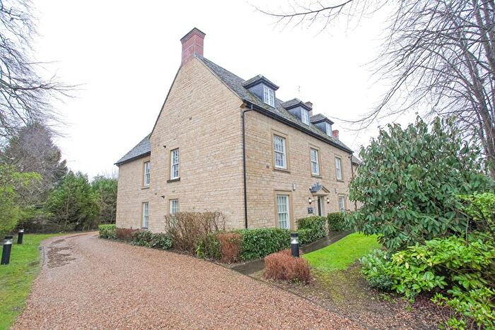 2 Bedroom Apartment To Rent In Woodgreen, Witney, OX28