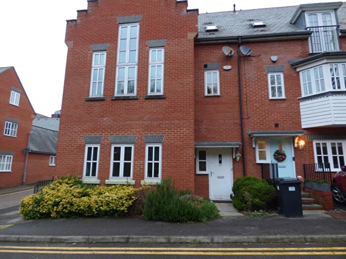 4 Bedroom Town House To Rent In Greensleeves Drive, Brentwood, CM14