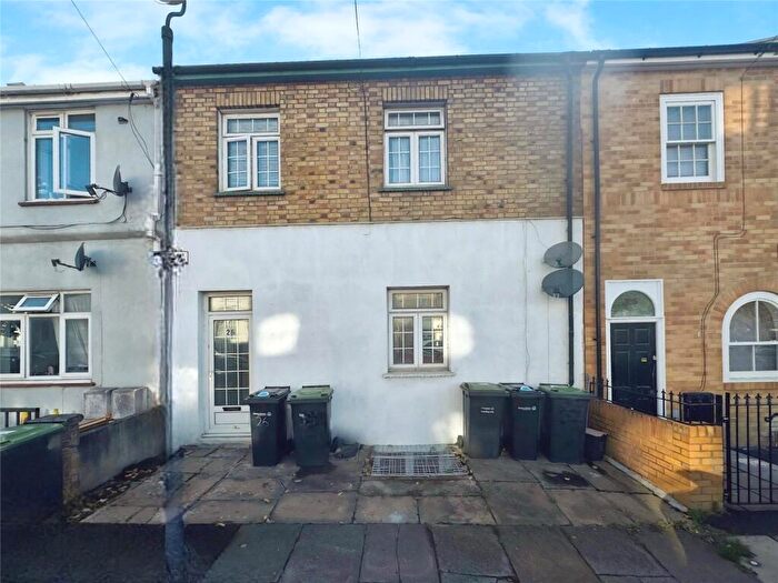 1 Bedroom Flat To Rent In Edwin Street, Gravesend, Kent, DA12