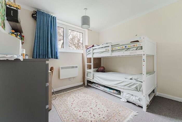 2 Bedroom Flat For Sale In Green Vale, W5
