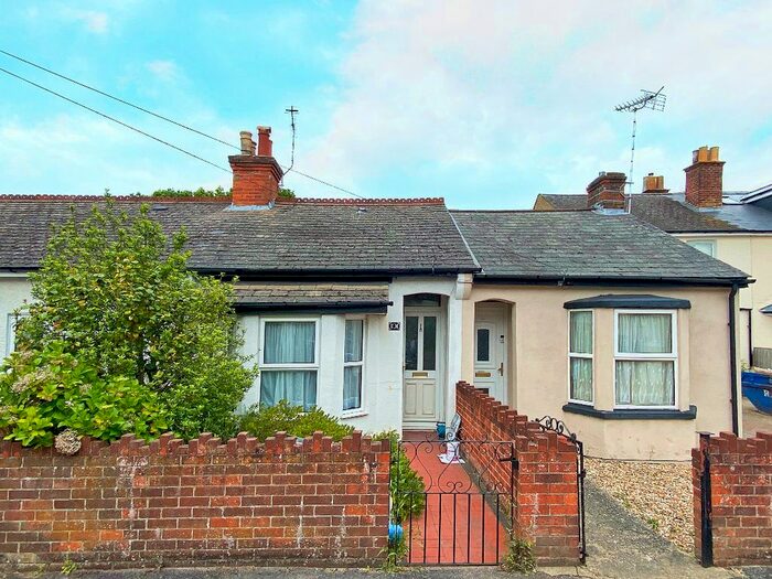 1 Bedroom Bungalow To Rent In Peabody Road, Farnborough, GU14