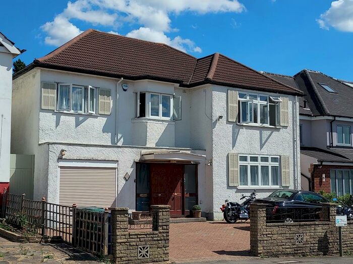 5 Bedroom Detached House To Rent In Crespigny Road, NW4