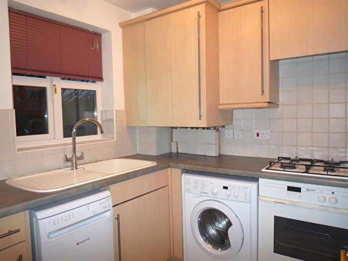 2 Bedroom Property To Rent In Whitchurch Court, Caversham, Reading, RG4