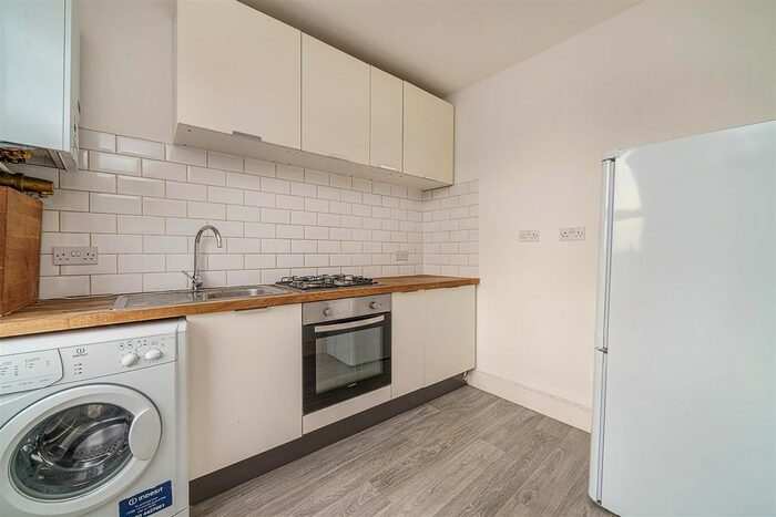 1 Bedroom Flat To Rent In Blythe Hill, Catford, SE6