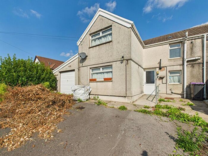 3 Bedroom End Of Terrace House For Sale In Stradey Hill, Llanelli, SA15