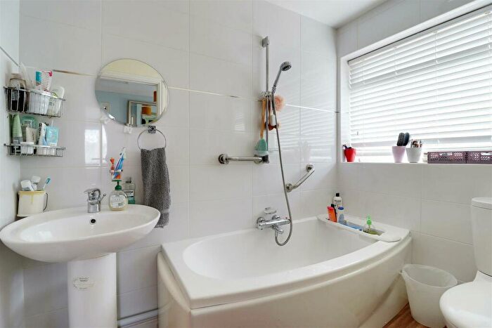 2 Bedroom Semi-Detached Bungalow For Sale In Ash Avenue, Elloughton, HU15