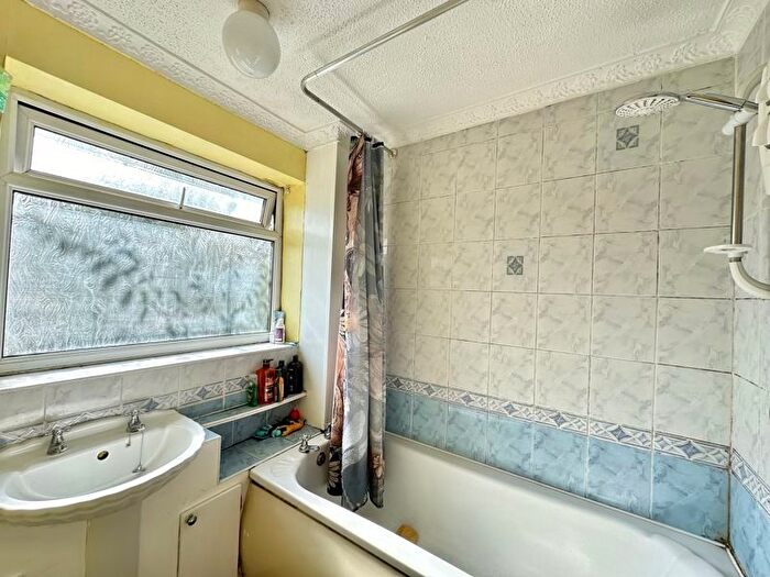 3 Bedroom Terraced House For Sale In Byron Close, Knottingley, WF11