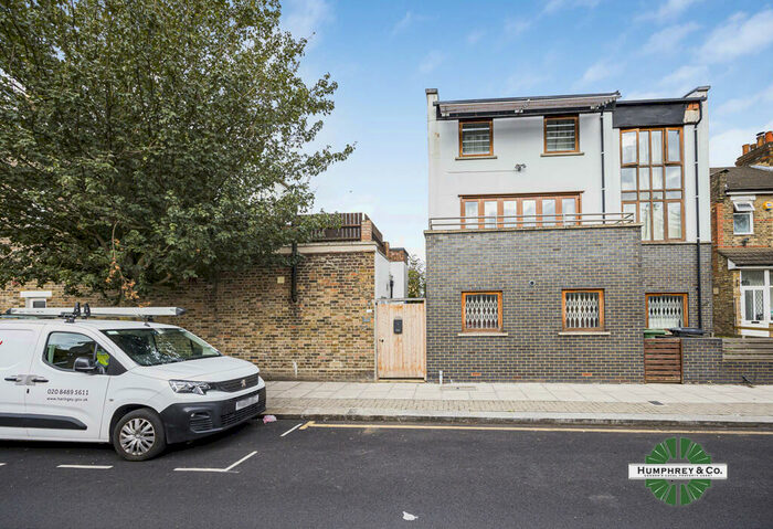 2 Bedroom Flat To Rent In Park Lane, Tottenham, N17