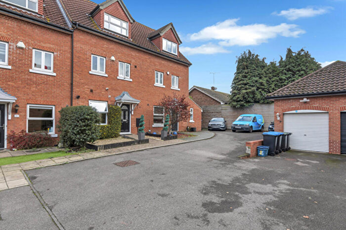 4 Bedroom Terraced House To Rent In Turners Court, Romford, RM4