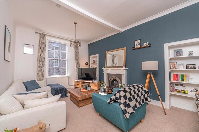 2 Bedroom Flat For Sale In / Raeburn Street, Edinburgh, EH4