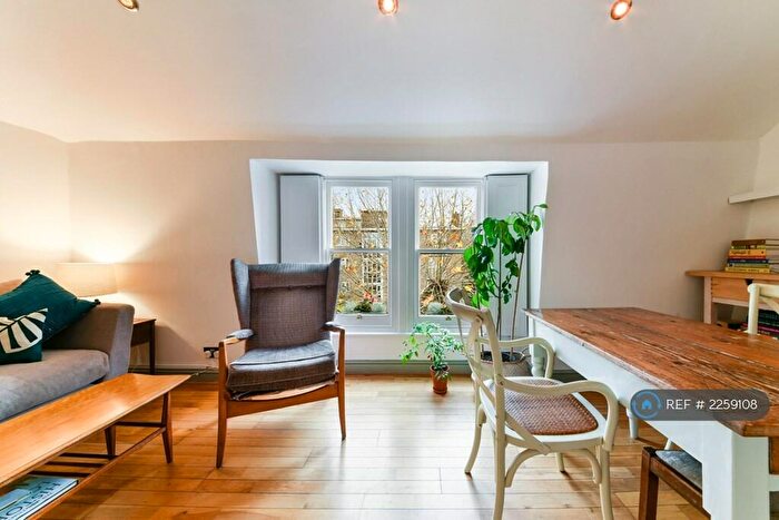 2 Bedroom Flat To Rent In Bethune Road, London, N16