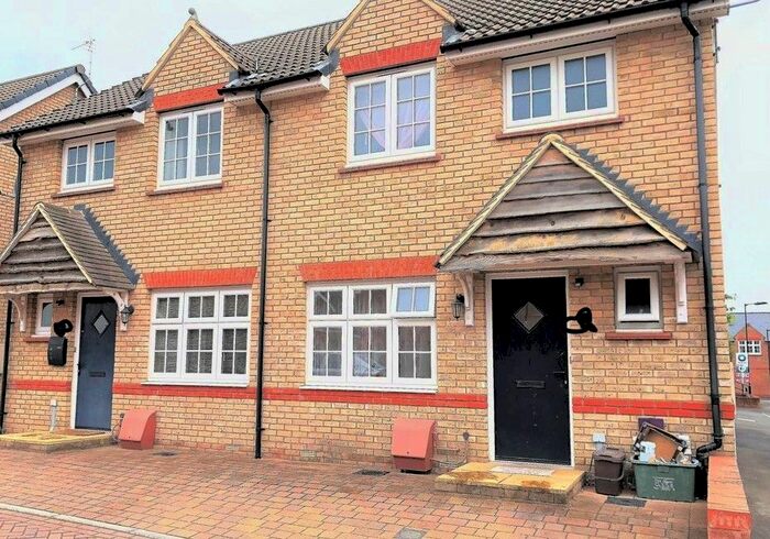 3 Bedroom Semi-Detached House To Rent In Hatton Road, Bristol, BS16