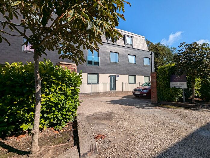 1 Bedroom Flat To Rent In Flambard Way, Godalming, GU7