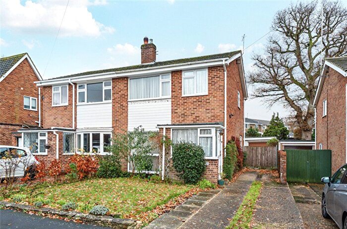 3 Bedroom Semi-Detached House For Sale In Ringwood Drive, North Baddesley, Southampton, Hampshire, SO52
