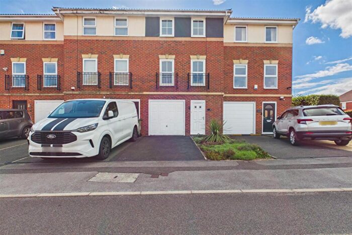 3 Bedroom Terraced House For Sale In Cludd Avenue, Newark, NG24