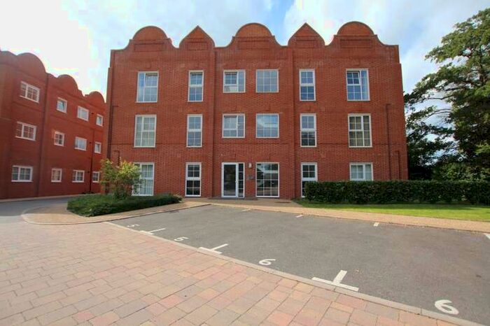 2 Bedroom Apartment To Rent In Old Woking, GU22
