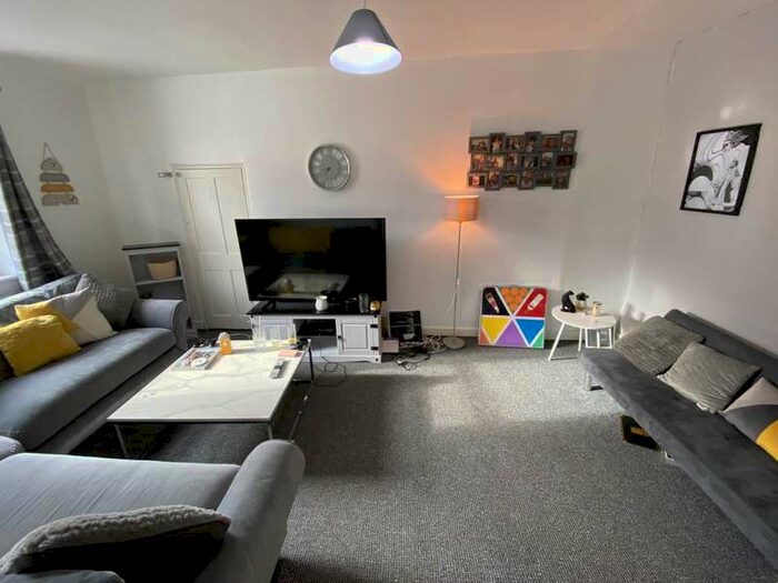 2 Bedroom Maisonette Flat To Rent In Market Place, Westbury, Wiltshire, BA13