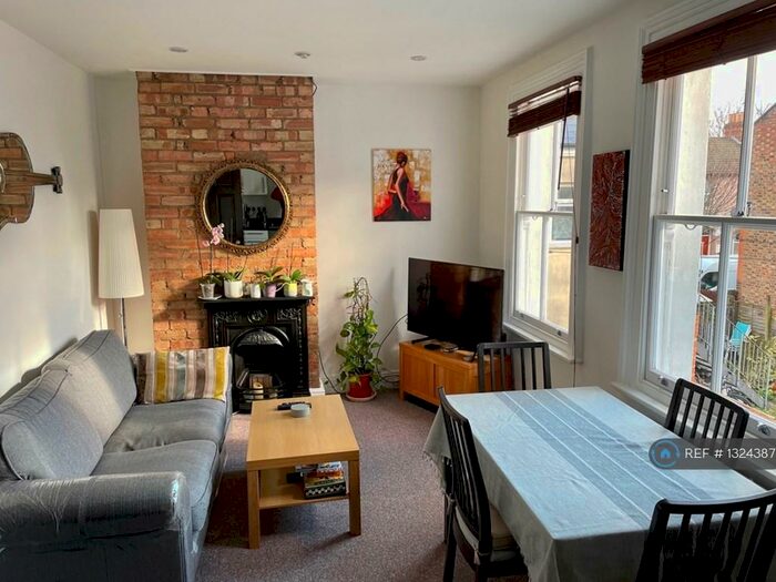 2 Bedroom Flat To Rent In Hove Avenue, London, E17