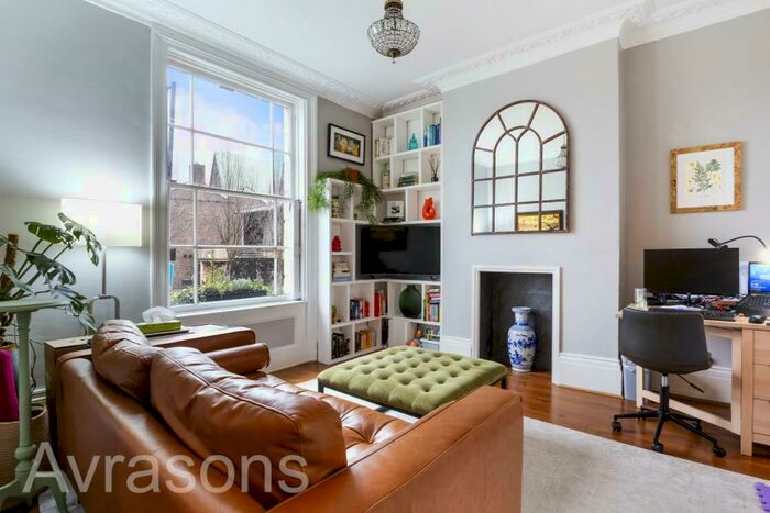 2 Bedroom Apartment To Rent In Lorrimore Square, Kennington, SE17