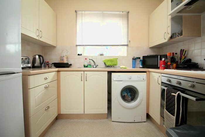 1 Bedroom Flat To Rent In Richmond Meech Drive, Kennington, Ashford, TN24