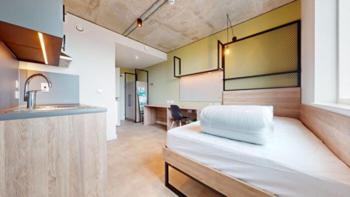 Studio To Rent In Ruby Street, London, SE15