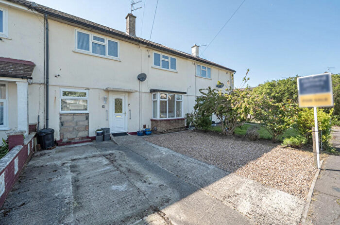 3 Bedroom Terraced House For Sale In Kingsway Close, Park South, Swindon, SN3