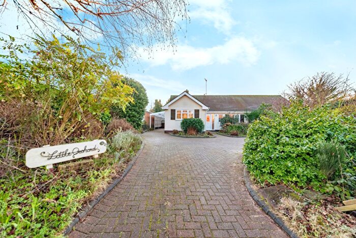 3 Bedroom Detached Bungalow For Sale In Hargon Lane, Winthorpe, Newark, NG24