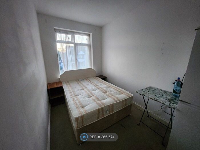 7 Bedroom Semi Detached House To Rent In Beechwood Avenue, Harrow, HA2