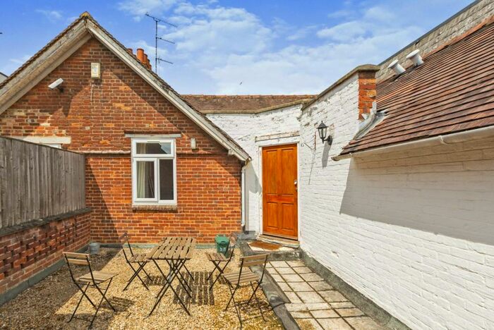 4 Bedroom Flat To Rent In London Road -, OX3